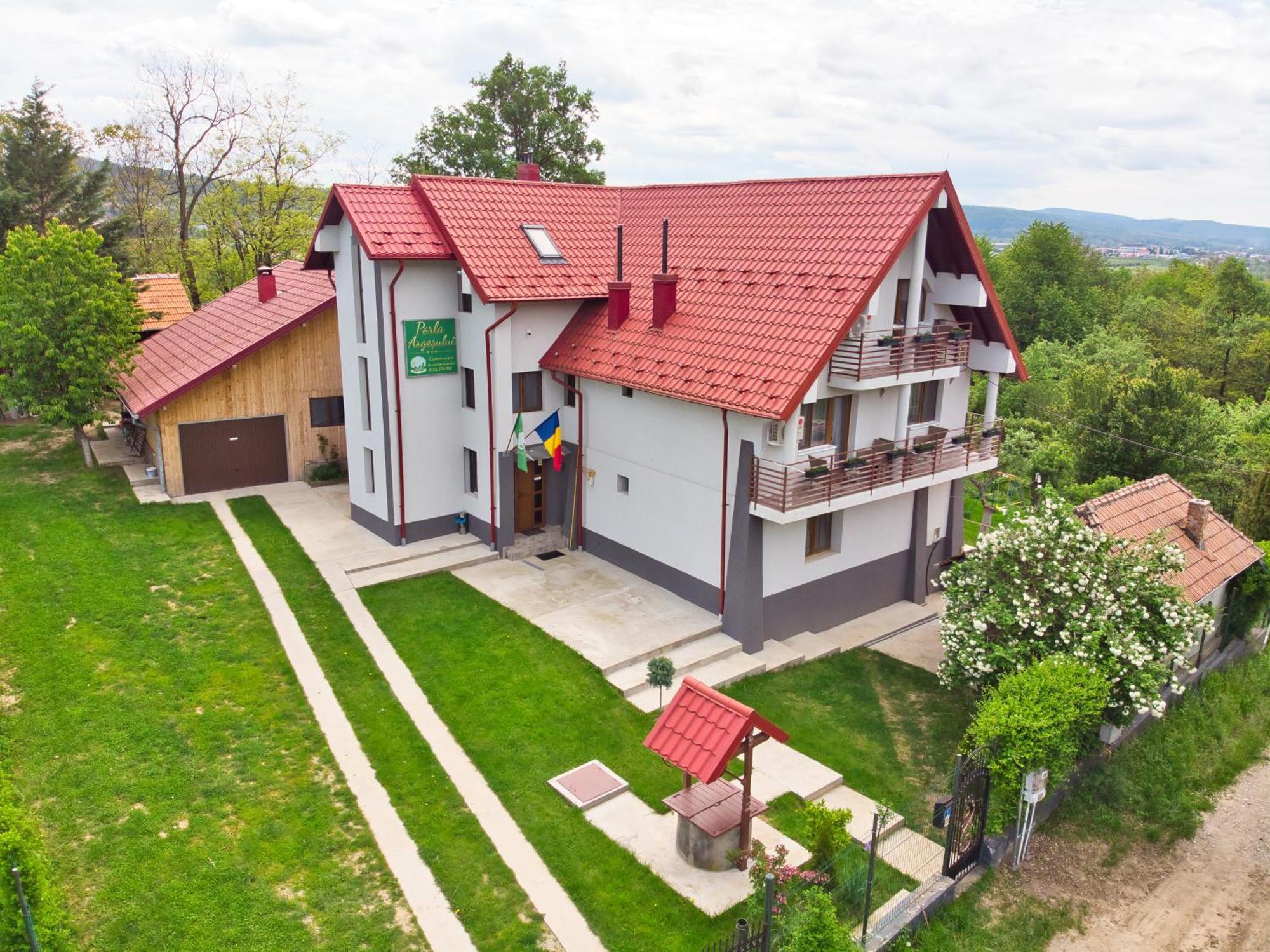 Perla Argesului, Ciubar, Piscina, Lift, Gratar, Cabana, Pensiuni, Hotel Cazare Transfagarasan Curtea De Arges Albestii de Arges Exterior foto
