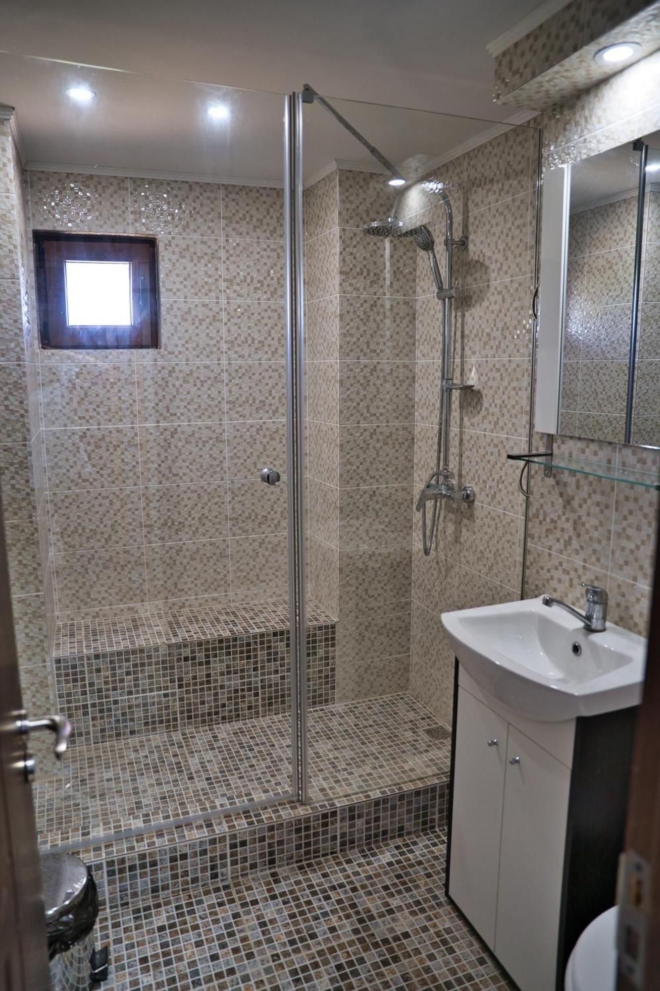 Perla Argesului, Ciubar, Piscina, Lift, Gratar, Cabana, Pensiuni, Hotel Cazare Transfagarasan Curtea De Arges Albestii de Arges Zimmer foto
