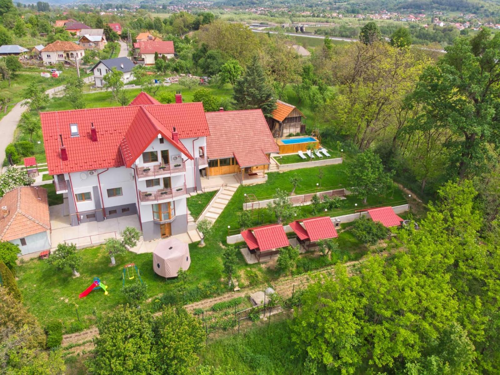 Perla Argesului, Ciubar, Piscina, Lift, Gratar, Cabana, Pensiuni, Hotel Cazare Transfagarasan Curtea De Arges Albestii de Arges Exterior foto